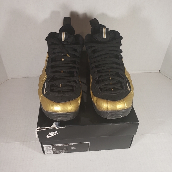 Men's Nike Air Foamposite Pro Sneakers - Picture 2 of 8